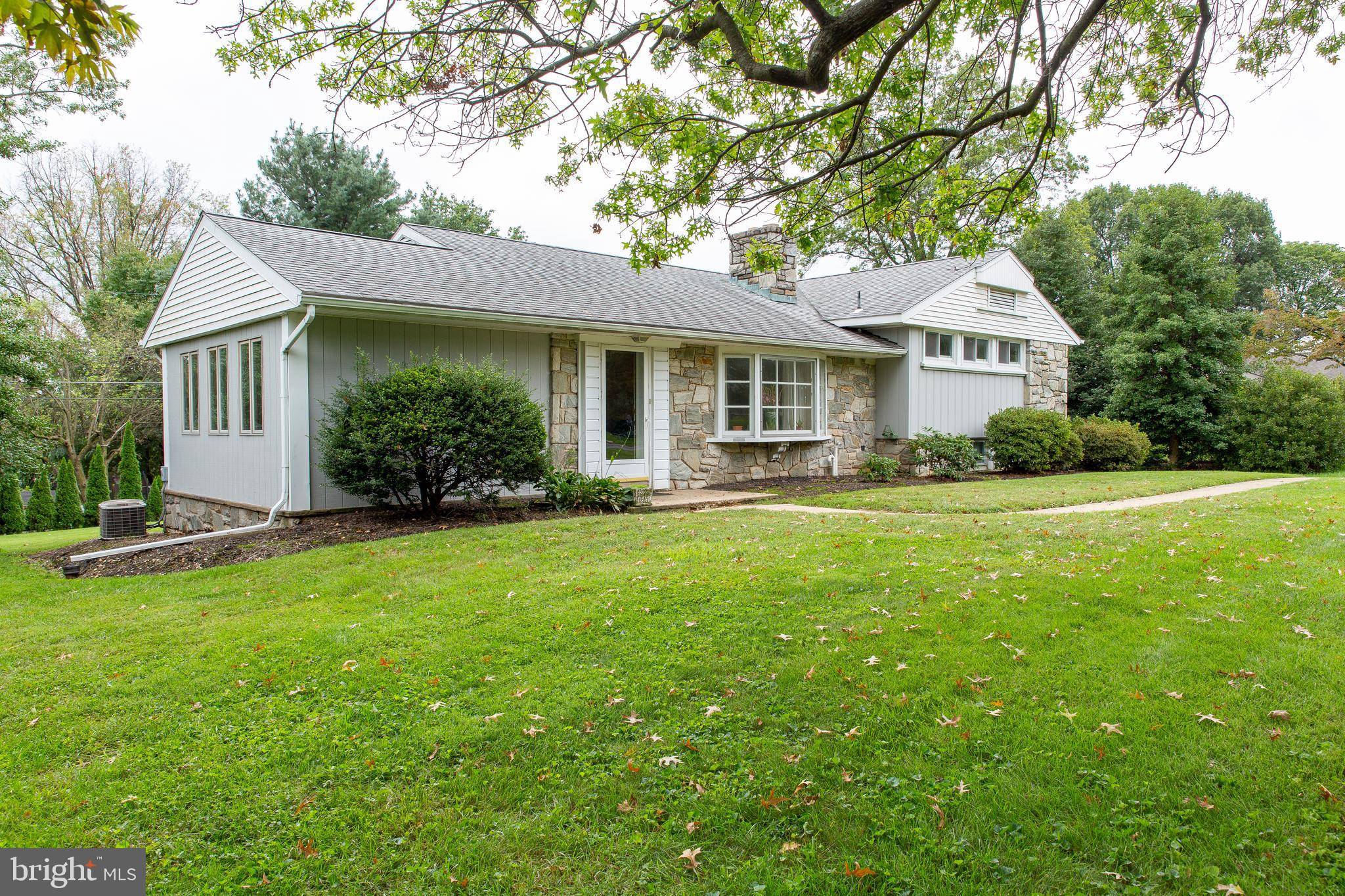 Lancaster, PA 17601,302 MURRY HILL DR