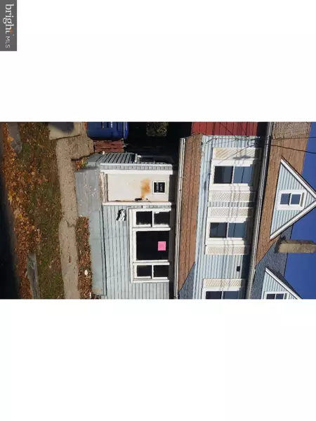 31 W MONROE ST, Mount Holly, NJ 08060