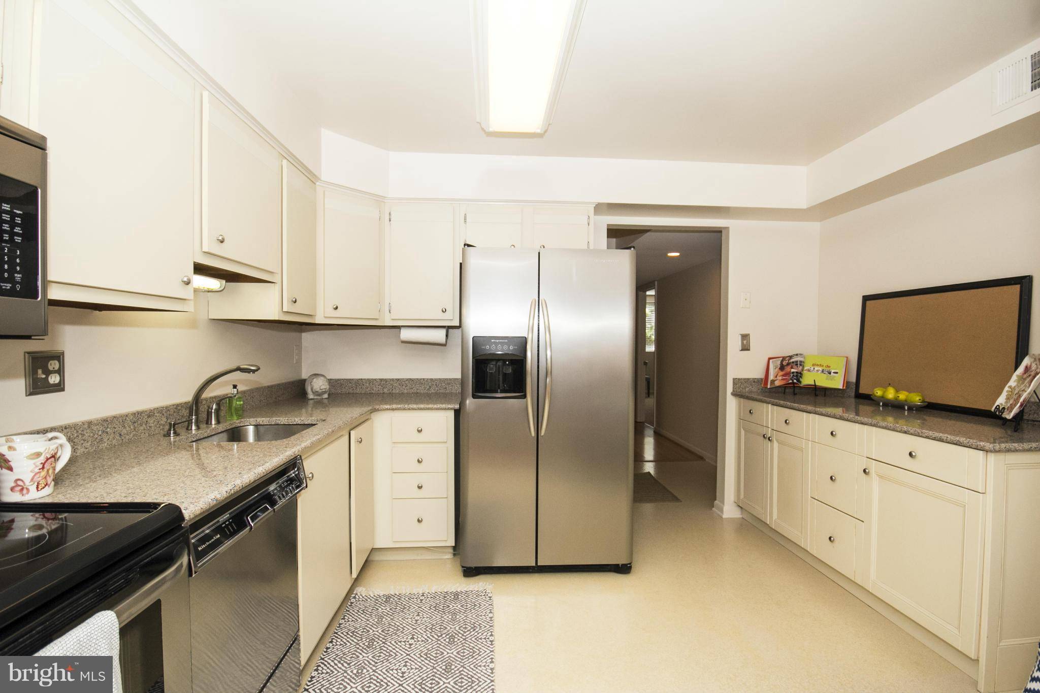9 MULLINGAR CT #102, Lutherville Timonium, MD 21093