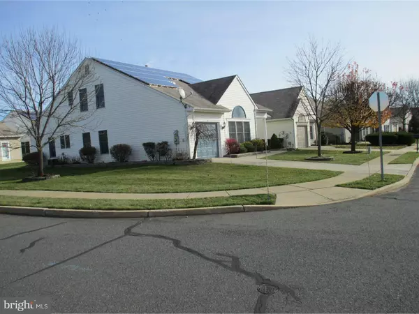 2 LAUREL RIDGE LN, Columbus, NJ 08022