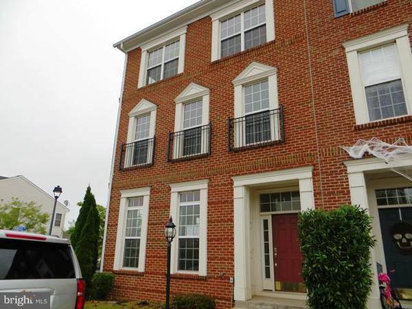 13570 VILLAGE GREEN DR, Leesburg, VA 20176