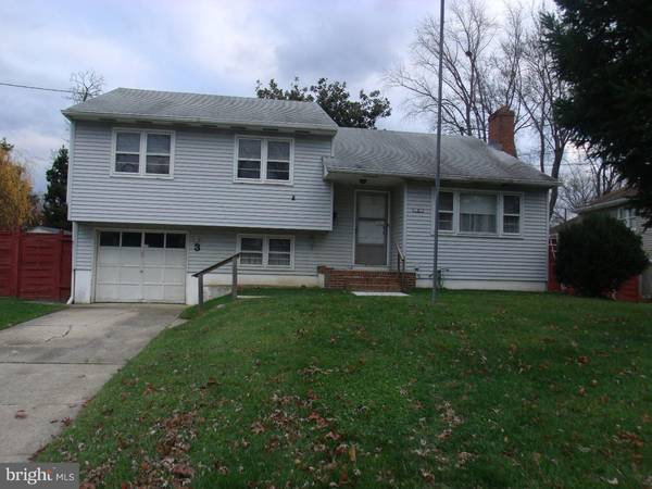 3 HARMON RD, Mount Holly, NJ 08060