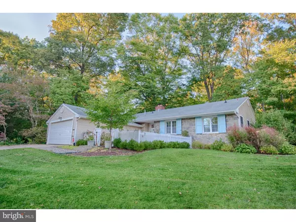 215 SOUTHVIEW DR, Cherry Hill, NJ 08034