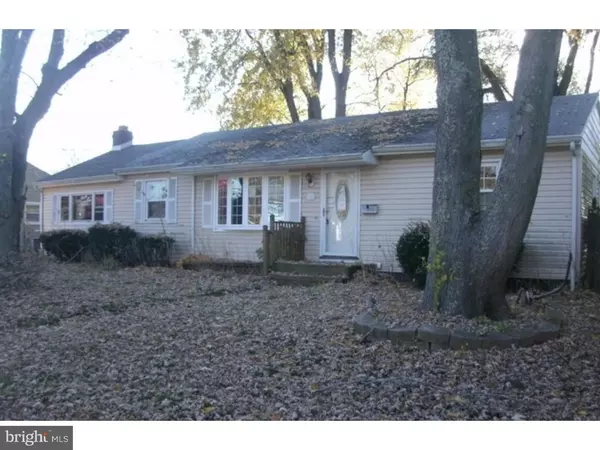 36 WARWICK RD, Stratford, NJ 08084