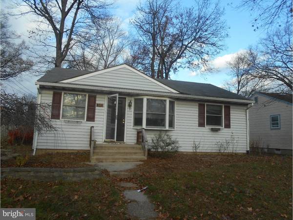 303 CRAWFORD AVE, Maple Shade, NJ 08052