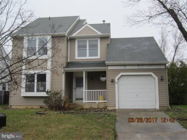 5 MAPLE HOLLOW LN, Sicklerville, NJ 08081