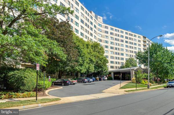 1200 NASH ST N #806, Arlington, VA 22209