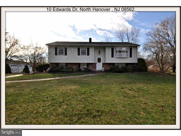 10 EDWARDS DR, Wrightstown, NJ 08562