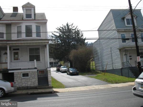 2263 W MARKET ST, Pottsville, PA 17901