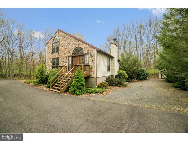 131 HONEYSUCKLE DR, Jim Thorpe, PA 18229