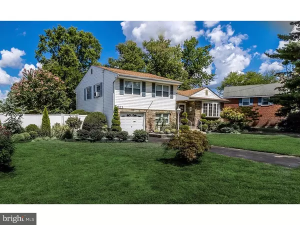 Cinnaminson, NJ 08077,271 BOXWOOD LN