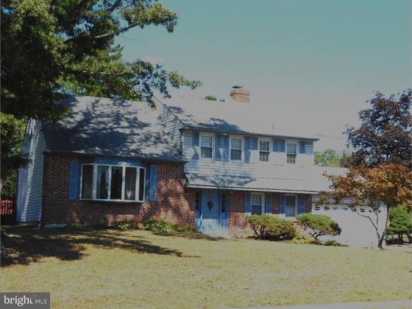 2 THORNHILL RD, Cherry Hill, NJ 08003