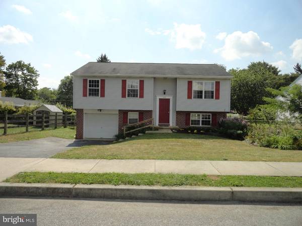 602 W 3RD AVE, Parkesburg, PA 19365