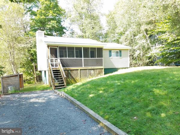 524 MINEOLA CIR, Pocono Lake, PA 18347