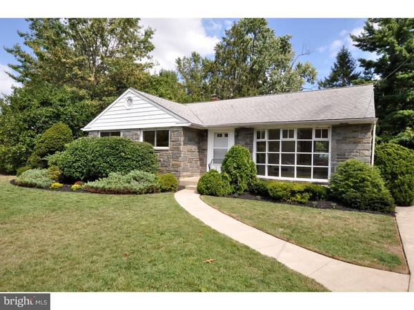 105 LINDEN AVE, Riverton, NJ 08077