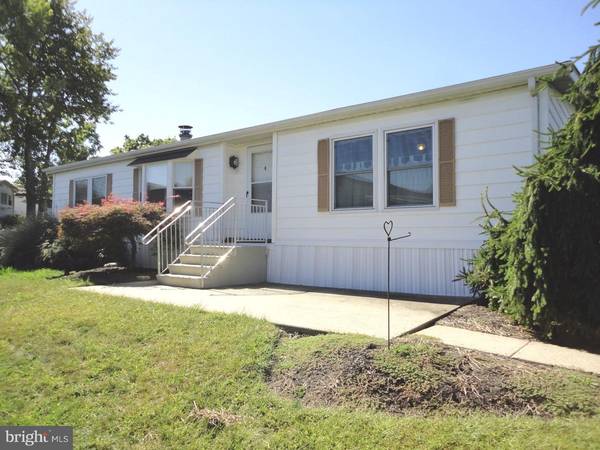 132 NESHAMINY FALLS CIR, North Wales, PA 19454