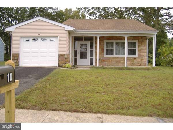 10 FARRINGTON CT, Southampton, NJ 08088