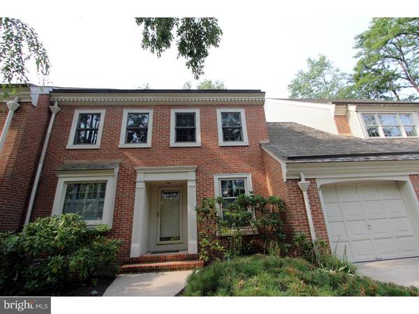 12 FOXWOOD DR, Moorestown, NJ 08057