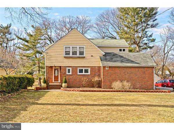 2 CHESTNUT DR, Woodstown, NJ 08098