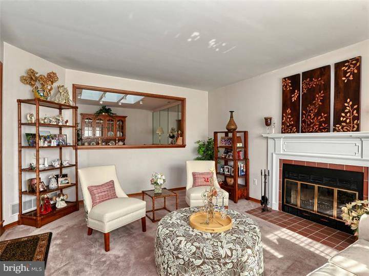 Mount Laurel, NJ 08054,3 CARRIAGE CT