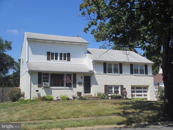 1803 FLORAL DR, Wilmington, DE 19810