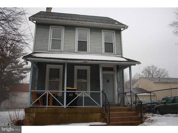 214 E LINDEN ST, Kennett Square, PA 19348