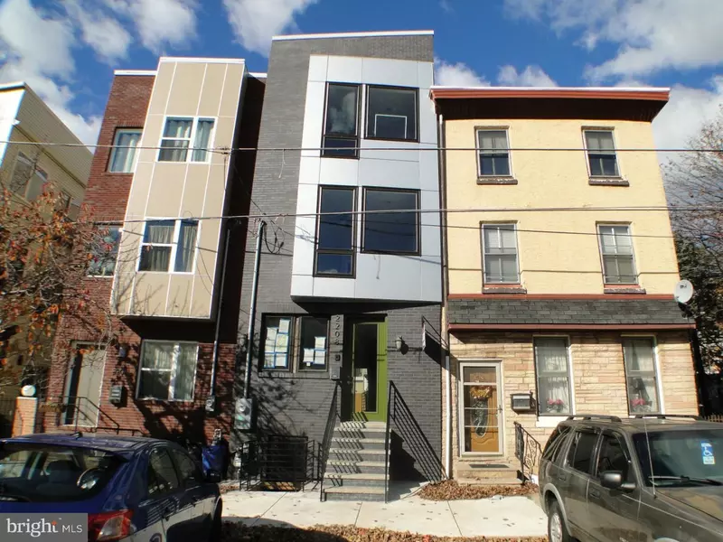 2208 TRENTON AVE, Philadelphia, PA 19125