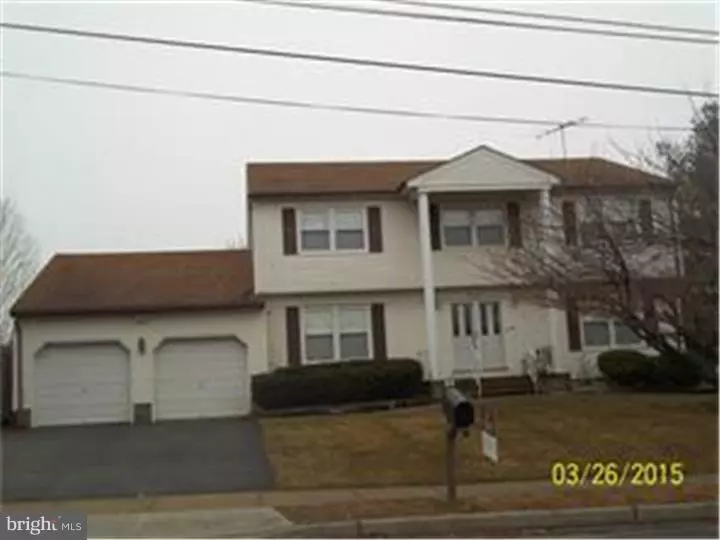 41 SAND HILLS RD, Kendall Park, NJ 08824