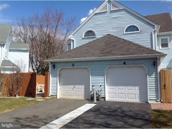 5 TWAIN CT, Freehold, NJ 07728