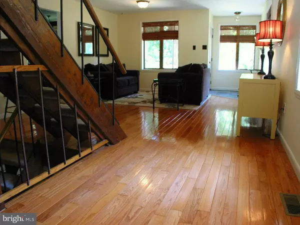 Moorestown, NJ 08057,329 LINDEN ST