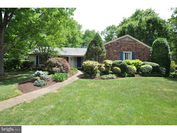 913 FERNWOOD RD, Moorestown, NJ 08057