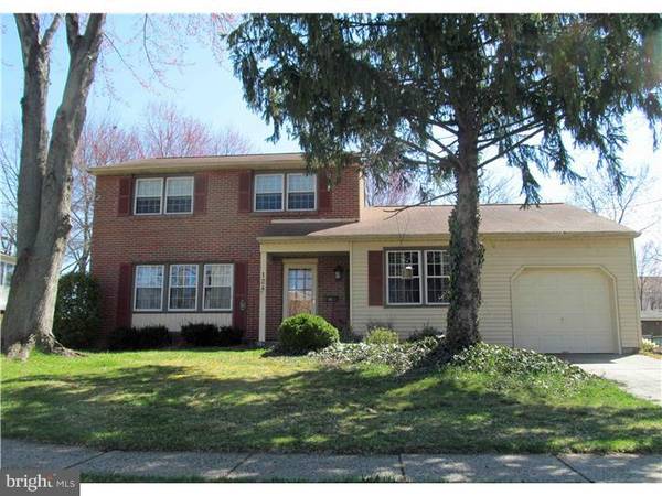 124 BEECHWOOD DR, Mount Laurel, NJ 08054