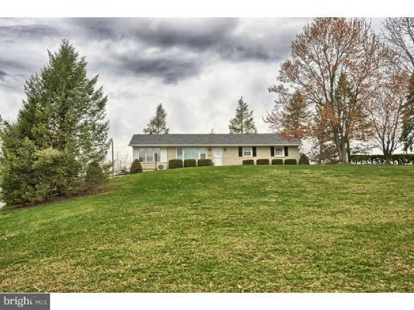 112 DRY HOLLOW RD, Bernville, PA 19506