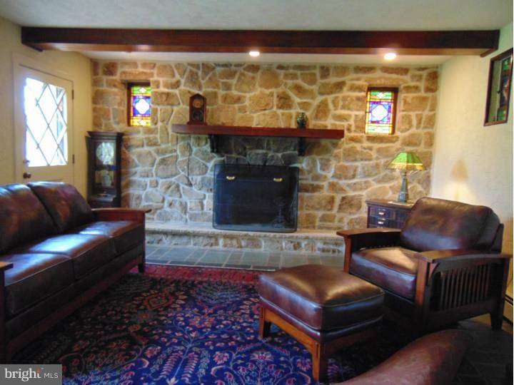 Doylestown, PA 18901,739 PEBBLE HILL RD