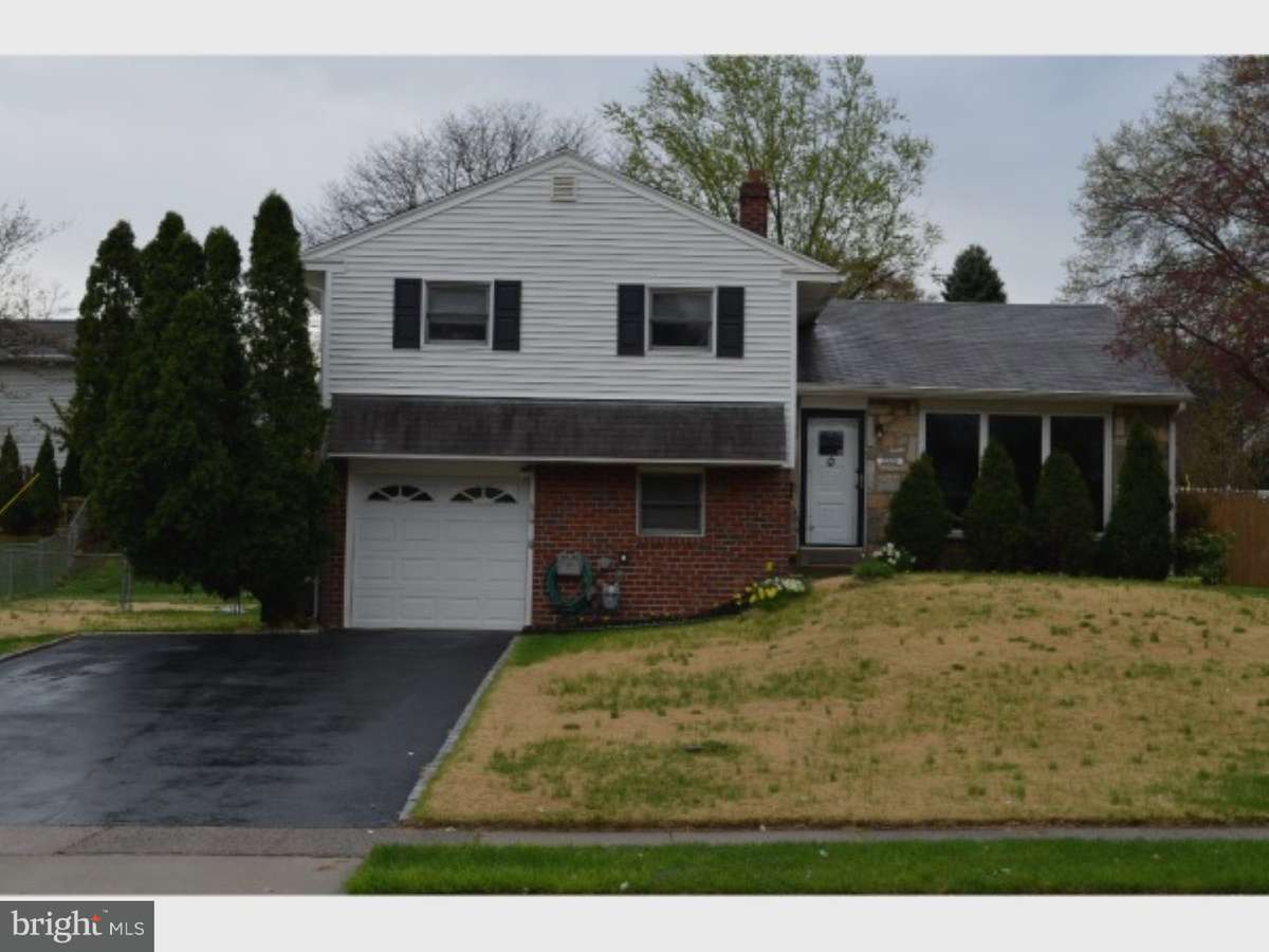 Broomall, PA 19008,2208 WINDING WAY