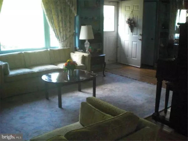 Barrington, NJ 08033,1216 CHESTERFIELD RD
