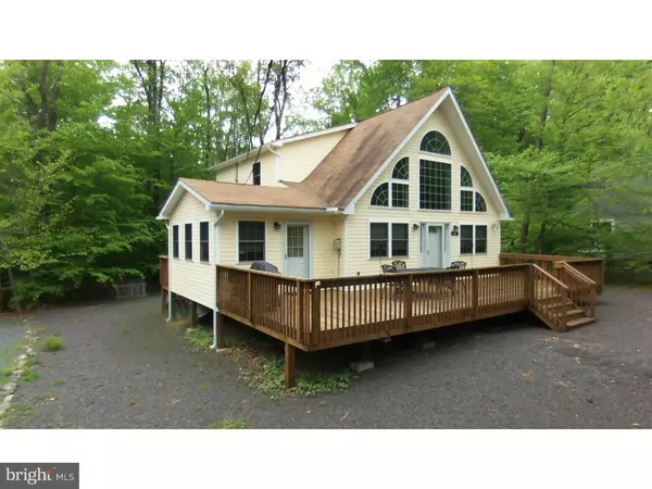 1128 SHASTA DR, Pocono Lake, PA 18347