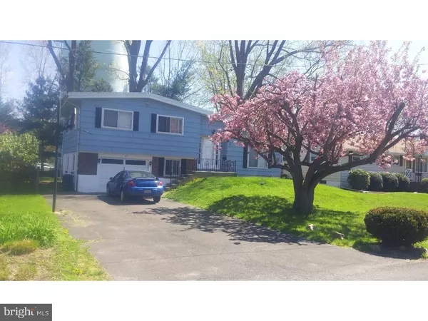 Morrisville, PA 19067,17 DECOU DR