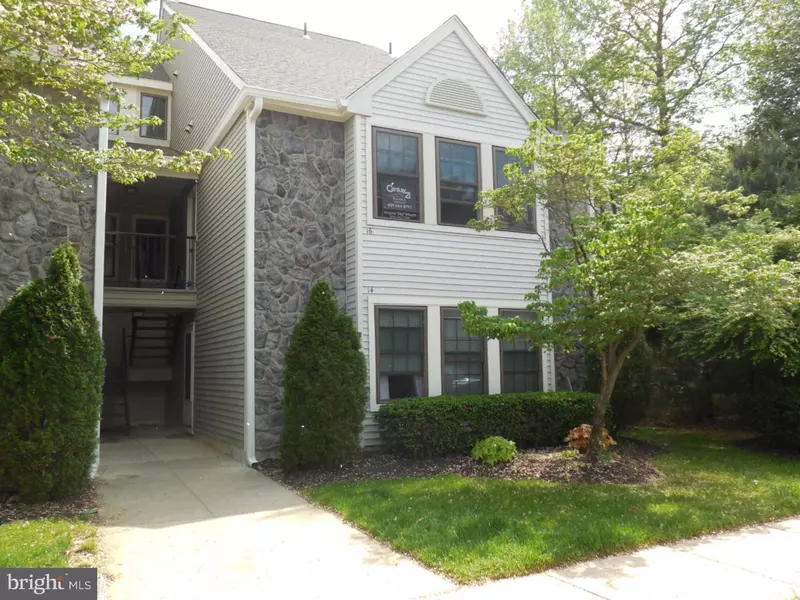 16 SUMMIT CT, Marlton, NJ 08053