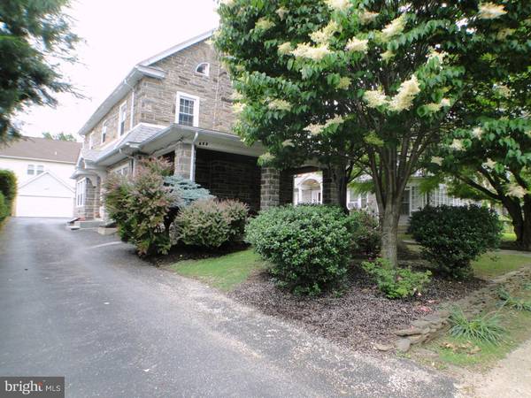 806 WYNNEWOOD RD, Ardmore, PA 19003