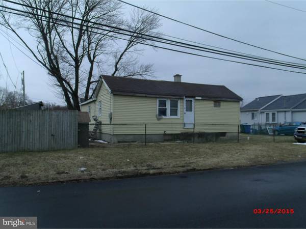 1441 WILLIAMS AVE, Levittown, PA 19057