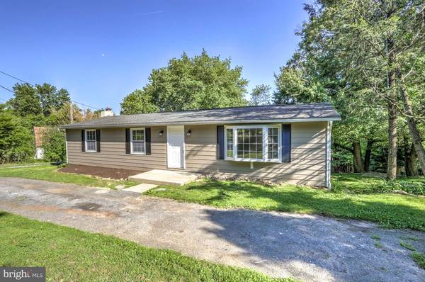 24 UPPER VALLEY RD, Christiana, PA 17509