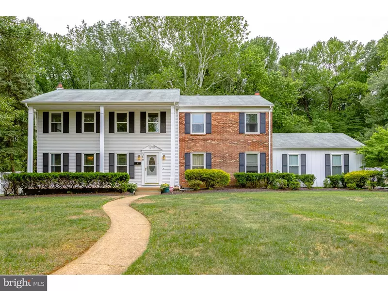 248 N RIDING DR, Moorestown, NJ 08057