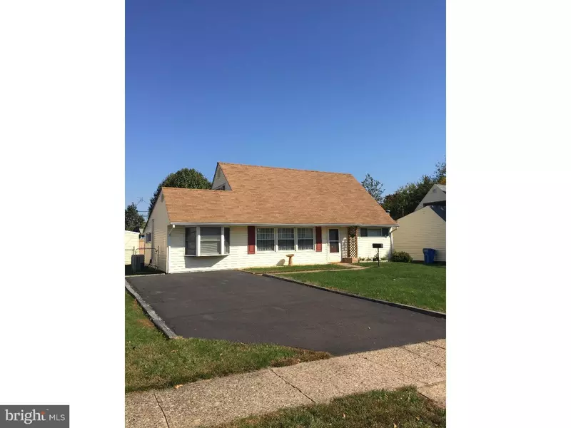 18 MISTY PINE RD, Levittown, PA 19056