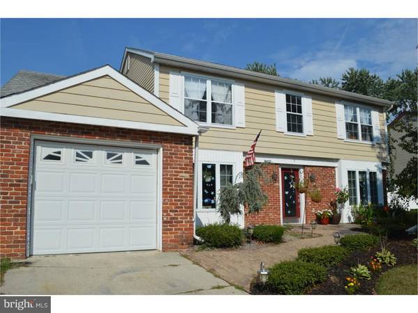 8 URANUS RD, Sewell, NJ 08080