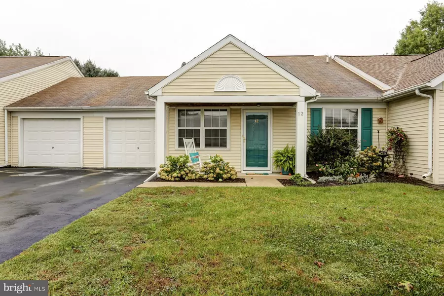 12 FIELDCREST DR, Mechanicsburg, PA 17050