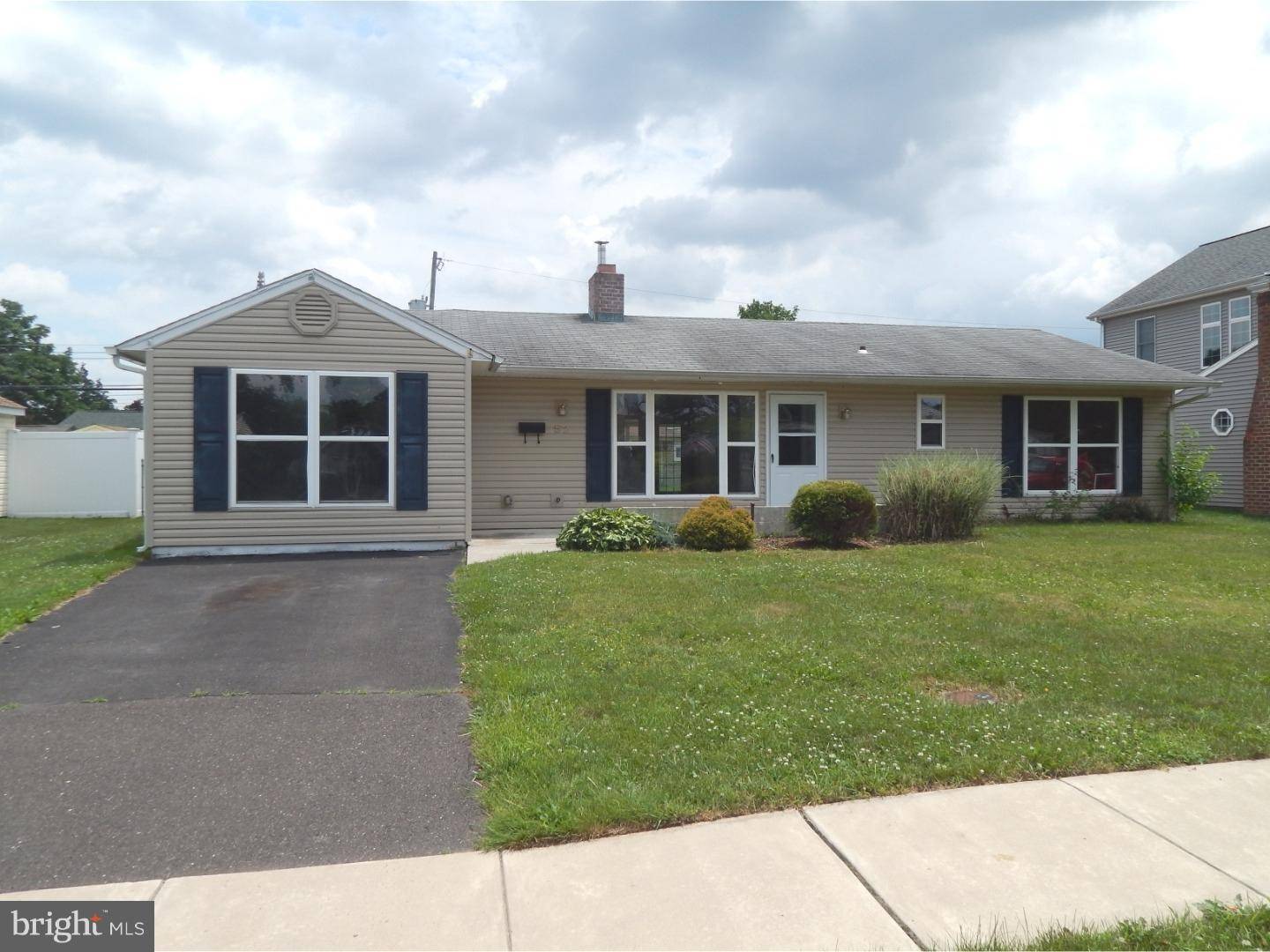 Levittown, PA 19054,52 PENSIVE LN