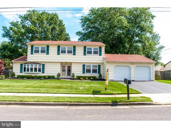 12 CAMEO DR, Monroe Twp, NJ 08831