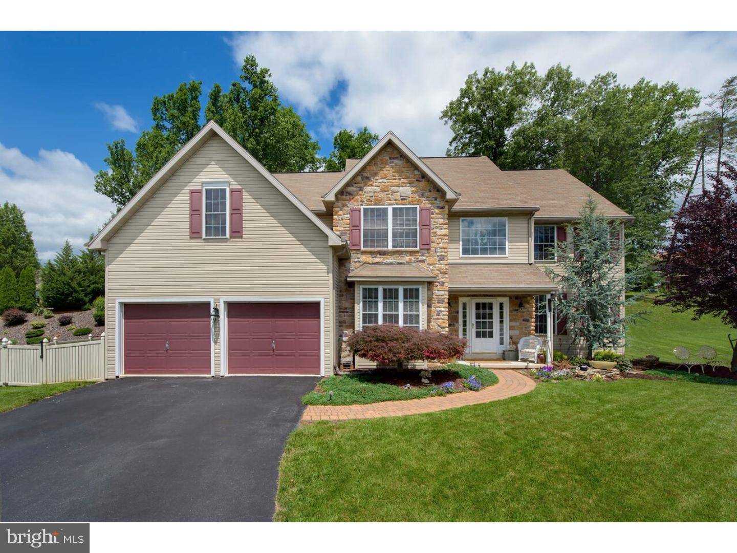 107 OXFORD DR, Douglassville, PA 19518