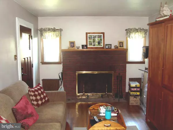 Barrington, NJ 08007,106 ERIE AVE